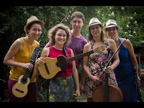 Aguamadera - L'Arbizon (Feat. Las Hermanas Caronni)