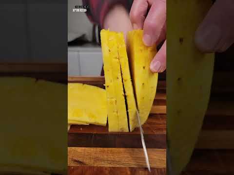 A Taste of Hawaii in the Heart of Italy!😋 #shorts #pizza #hawaiian #pinapple