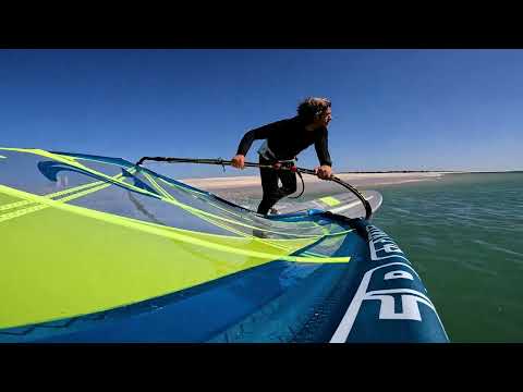 Windsurfing slalom with freeride sail