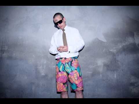 RobotDeck x Gazsi Rap Show - A Leleményes Odüsszeusz És Az Élet Apró Fonákjai (Skrude Flip)