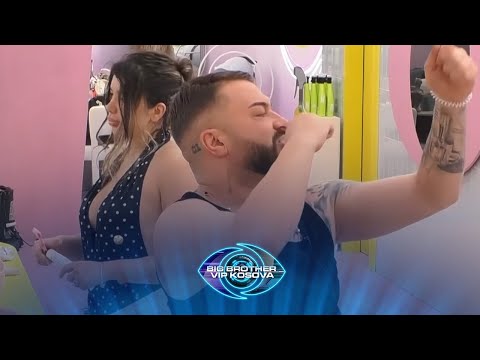 Alba injoron Limin në banjo, ai e përshëndet në gjuhën Italiane!