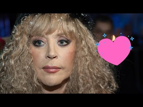 69-ЛЕТНЯЯ ПУГАЧЕВА КАК ДЕВОЧКА В НОВОМ НАРЯДЕ