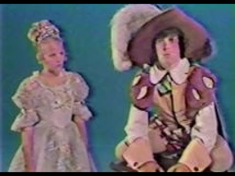 Mouseketeers Kelly and Todd “The Princess and the Frog” cartoon intro – NMMC (1977)