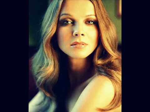 Ivana Husar Mlinac & Marija Husar Rimac - Dajemo ti slavu (Velik si)