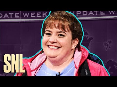 Weekend Update Rewind: Travel Expert Carrie Krum - SNL