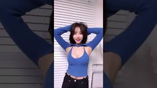 【TikTok】　セクシーな縦動画：근나 Jan16th__@jan16th__  #dance #beautiful #美女 #可愛い #すっぴん美人 #揺らぎ