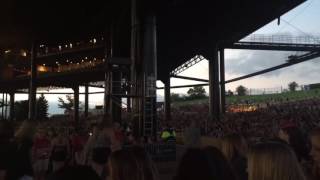 Tinley Park singing Teenage Dirtbag (7/30/16)