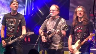 Alkehol + Petr Janda - Okno mé Lásky (Lucerna 25.3.2017) Alkehol + Petr Janda - Okno mé Lásky (Lucerna 25.3.2017)