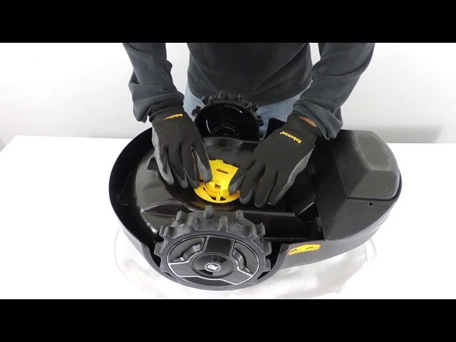 Video Teaser für Robomow - How to - Install Mulch Cleaner RX 2017A 2245