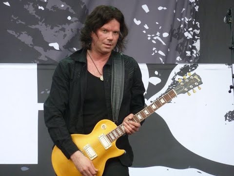 Gods Of Metal 2011 - Milan - John Norum solo (Paul Gilbert is watching him)
