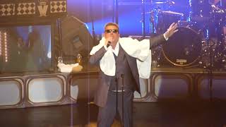 Madness - &#39;Wings Of A Dove&#39; - Live at Manchester Apollo 30/11/2010