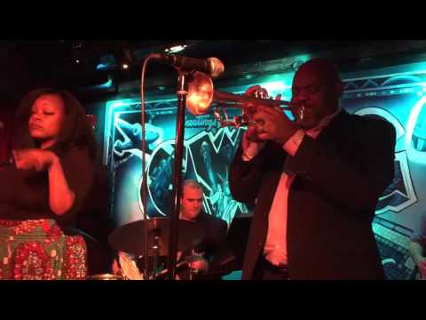 Yalloppin' Hounds -  Daddy Make it Feel Good ft. Lord Sledge, vocals (Live 2015)