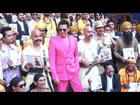 Akshay Kumar's Fans Copied His Famous Characters At Film SELFIE Trailer Launch