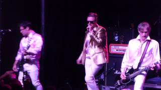 Me First and the Gimme Gimmes - Me and Julio Down by the Schoolyard (Paul Simon) - Santa Ana
