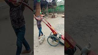 Download lagu main traktor sawah sm mas shabiq dorong traktor bareng #childhood #traktor #traktormainan #traktör mp3