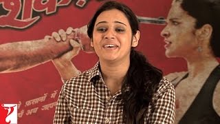 Shalmali Kholgade and Amit Trivedi singing Pareshaan - Ishaqzaade