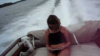 preview picture of video 'Tuned V8 in a boat, Coronet 24 Cabin runing nice'
