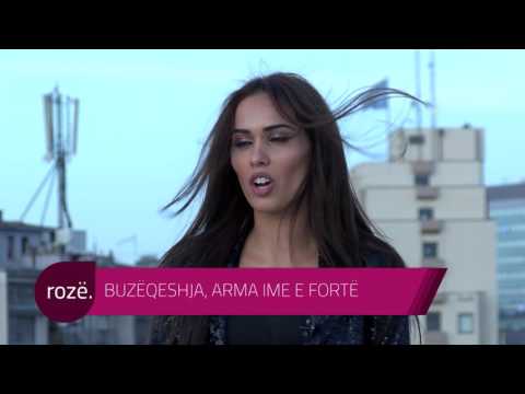 Modelja seksi Gjelbrona, tregon cila është arma e saj e fortë