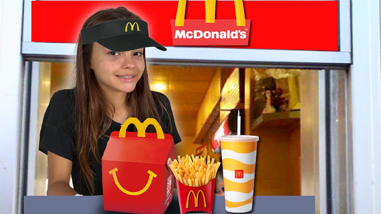 Abri Um MC DONALD'S Na Minha Casa Por Um dia!🍔🍟