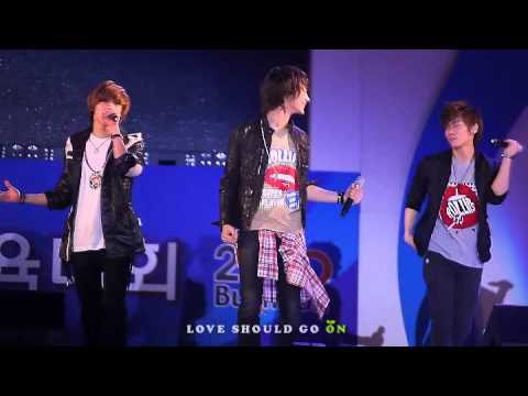 Jojo Taemin trips on Minho Fancam