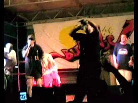 Gospoda ft. Deniro- Moze (live @ 016).avi