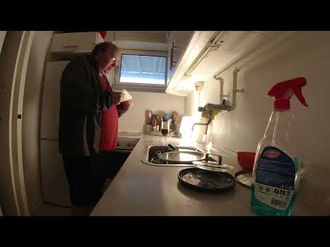 MongoTV_7657 - Del 9 - FORKØLET OG FRYSER OG TÆNDER 2000 WATT VARMELUFTSBLÆSER I STUEN