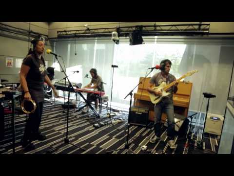 The Sweet Vandals - Feel Alive live at BBC, The Craig Charles Funk & Soul Show 27/9/2013