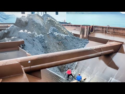 Barge unloading 4500 tons of phosphate ore - Part 2 -  relaxation video - Vlog on the barge