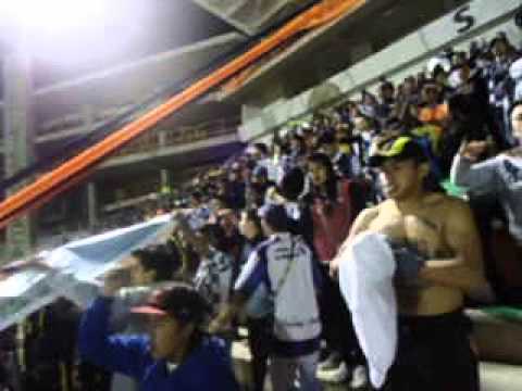 "LA MANCHA AJEDREZADA ALIENTA POLLOETERNO" Barra: La Mancha Ajedrezada &bull; Club: Boyacá Chicó