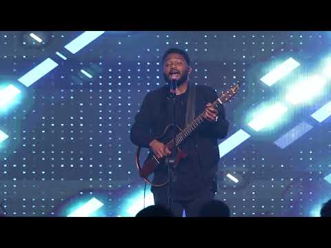 ELI SOARES - AO VIVO - DEUS DE MARAVILHAS + SE EU CAIR (a Tua mão vai me levantar)