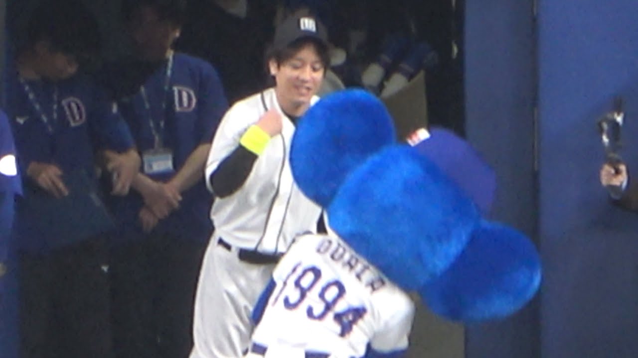 ぺこぱ松陰寺さんとお喋りして笑い崩れるドアラ（笑）