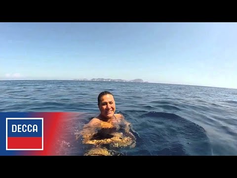 It's a long swim to the court... Cecilia Bartoli presents St Petersburg!