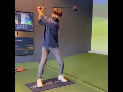 Jung Yonghwa🏌‍♂️Top of Top of Celebrities!!  Junpro (?) Yonghwa Jung lesson site. 22.04.22