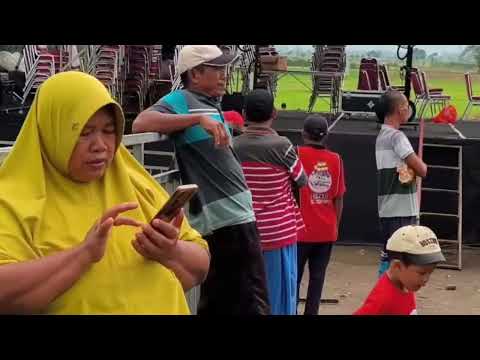 Panggung megah LKI Production konser bersama Ari Lasso dan Gus Iqdam di rumah bapak Haji Becky