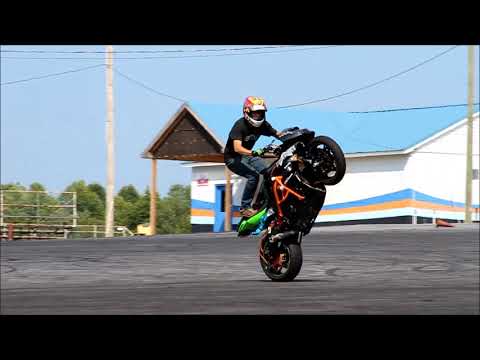 Eric Trimmer Brings His Stunt Bike to the Drift Lot