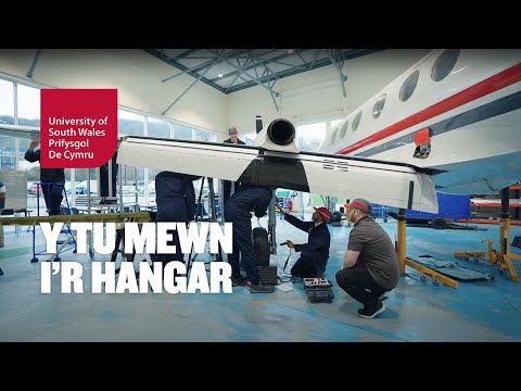 Y Tu Mewn i'r Hangar: Peirianneg Cynnal a Chadw Awyrennau ym Mhrifysgol De Cymru