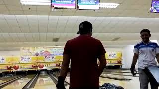 Download lagu Two player bowling fighting 💪🎳 mp3