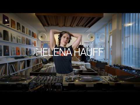 Yoyaku Instore session Helena Hauff