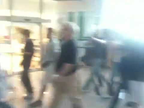 L'ingresso al Centro Commerciale Carosello - iSpazio all'Apple Store di Carugate