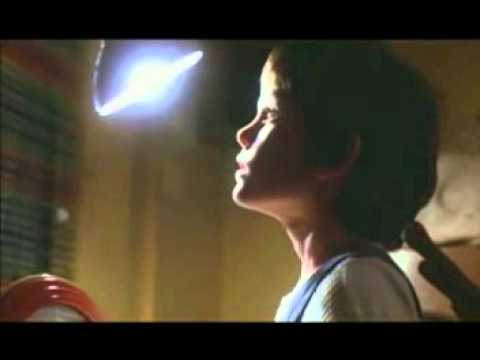 E T  El extraterrestre tráiler en castellano