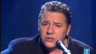 Carlos Goñi (Revolver) y Bunbury en el loco de la colina