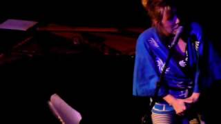 Martha Wainwright - L'Accordioniste