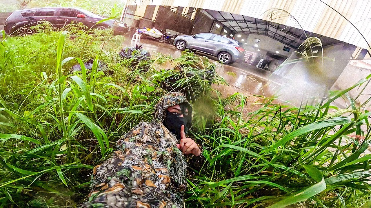 ME CAMUFLEI COM A ROUPA GUILE E INVADI O CONTEINER ROUBADO