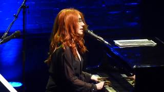 Tori Amos, Paris, May 17th, 2014: Parasol