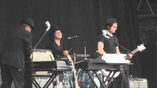 Hustle and Cuss - The Dead Weather Bonnaroo 2010