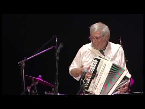 ROGER LARCANGE rend hommage a son frère Maurice LARCANGE chamberet2012vol1