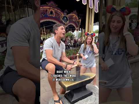 Disneyland shroud game technique