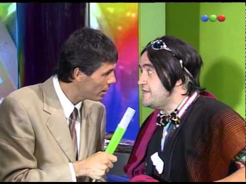 Los Nocheros y los ponchos para Angie y Tinelli - Videomatch 99