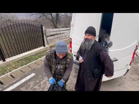 Patru tone de alimente pentru oamenii nevoiaşi, din partea Mănăstirii Hadâmbu