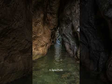 A Cachoeira de Goiás Que Despenca Dentro de Uma Caverna